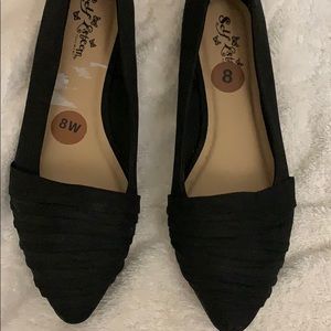 Never worn! Perfect condition